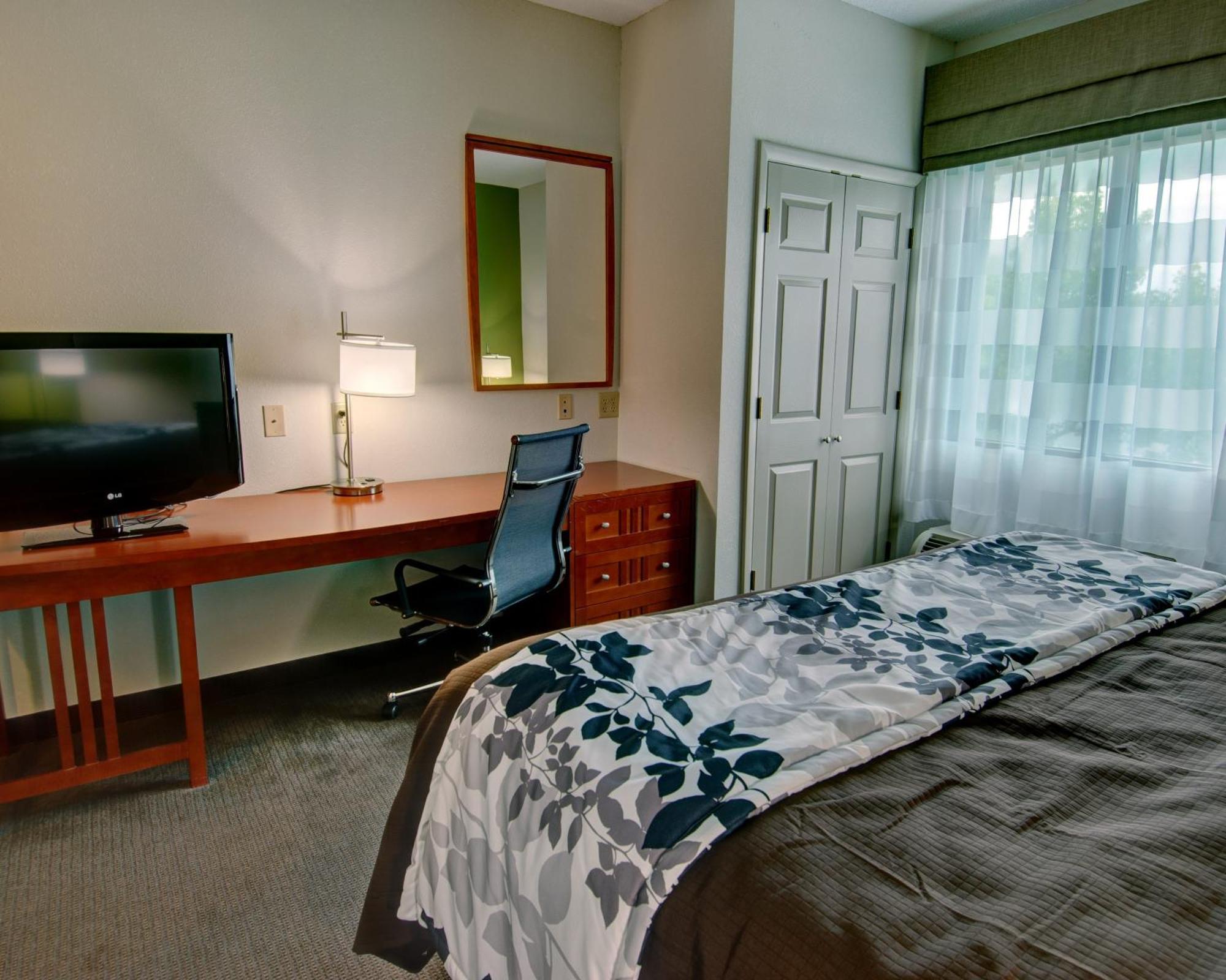 Sleep Inn & Suites Winchester Bagian luar foto